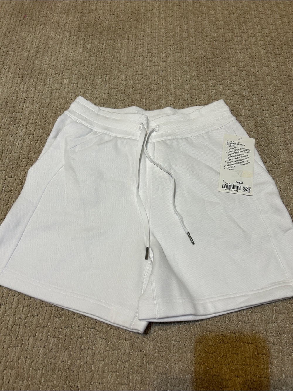 Lululemon Scuba High Rise Short 5” white $68 nwt size 6